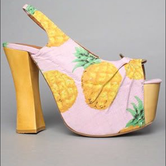 PINEAPPLE PLATFORM SANDAL - Picture 1 of 3